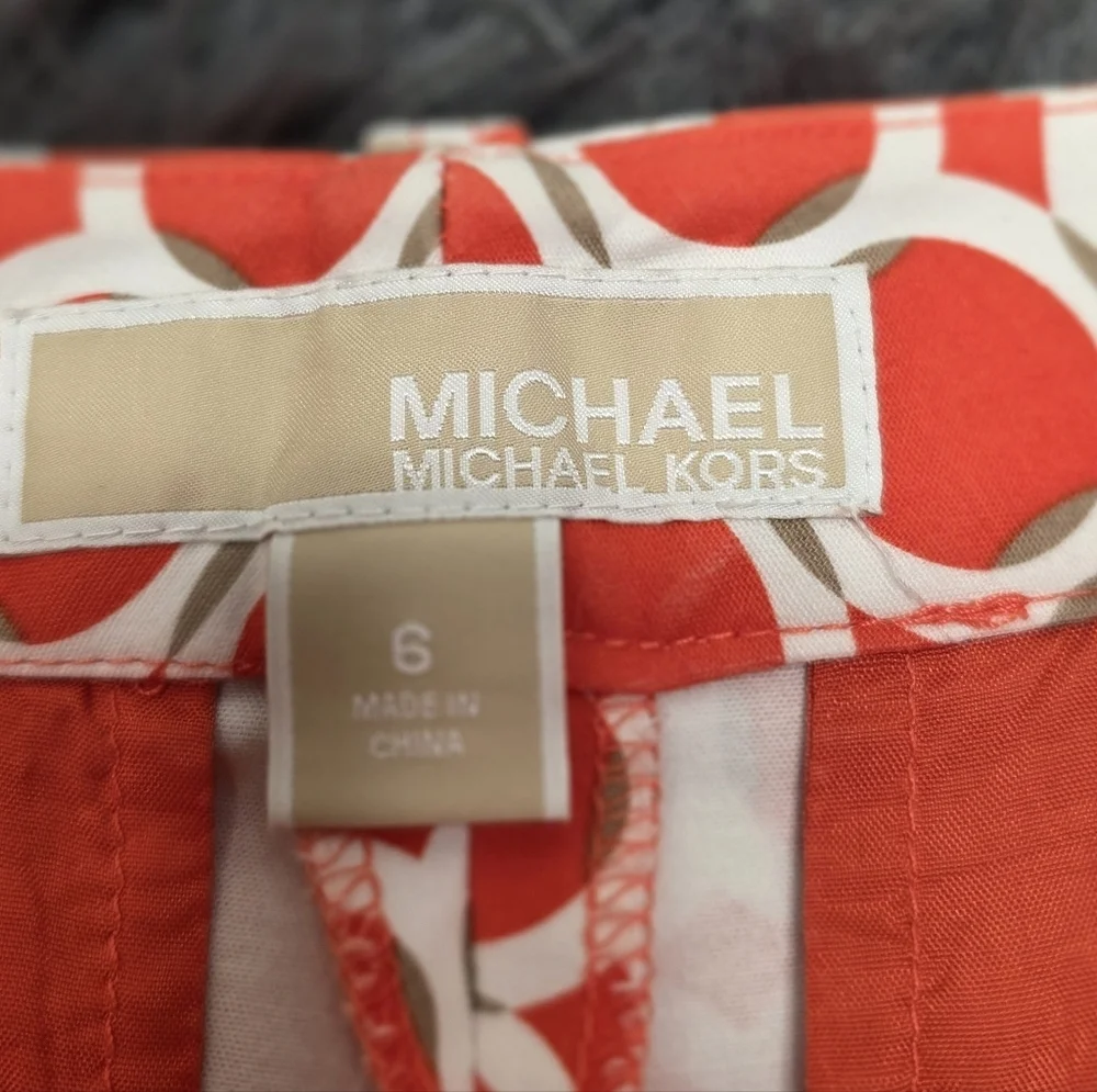 Michael Kors Orange &White Geometric Print Shorts. Size 6. NWOT